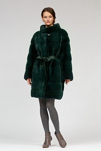 Пальто из норки "Кокон" с кожаным поясом зеленое